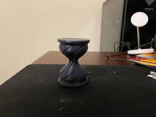 Hour glass spiral fidget